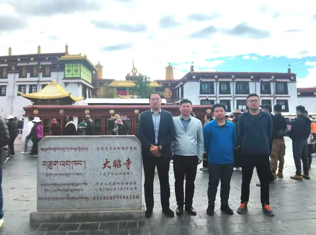 百靈科技參觀大昭寺：汲千年建寺智慧，促企業(yè)轉(zhuǎn)型發(fā)展